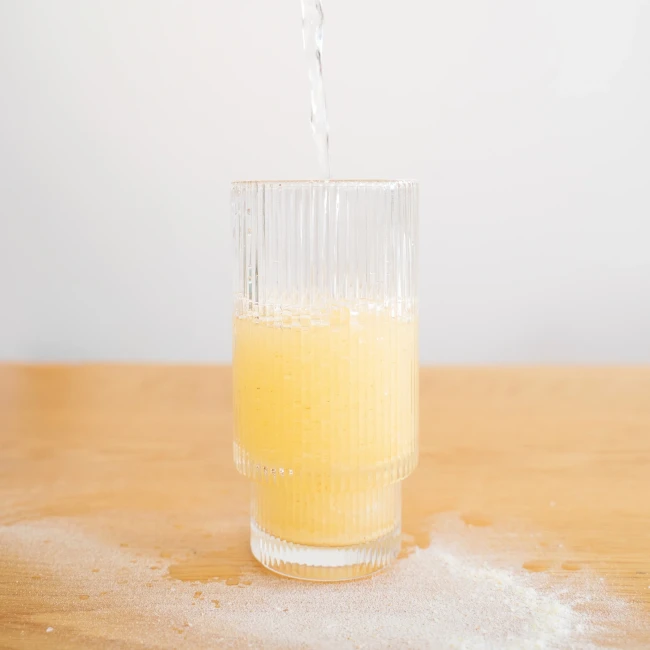 Mabyen organiczny napój izotoniczny o smaku cytryny – przygotowanie napoju